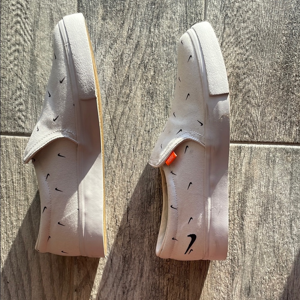 Nike White Slip-On Shoes with Black Accents - Picture 3 of 4